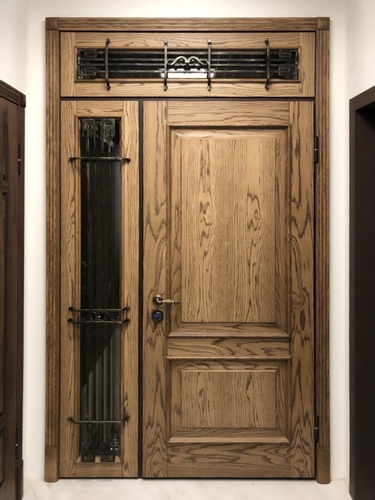 С остекленными вставками и ковкой