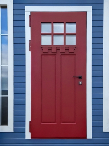 Красная остекленная дверь