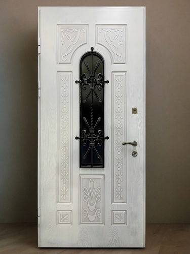 С решеткой и белым МДФ