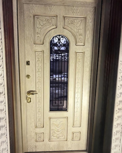 Дверь с окном, вид изнутри