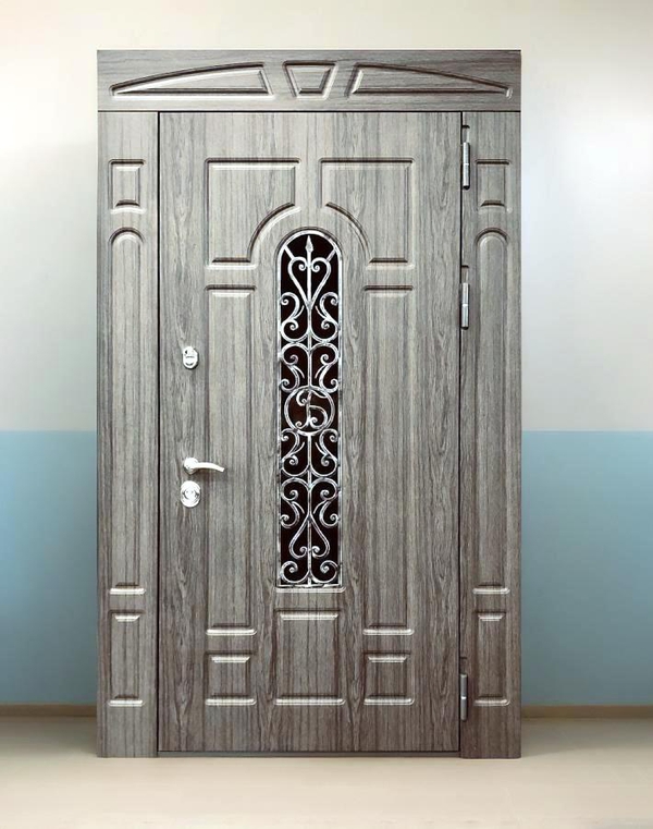 Дверь с ковкой
