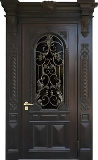 Парадная дверь с терморазрывом, капителями, остеклением и ковкой Парадная дверь с терморазрывом, капителями, остеклением и ковкой