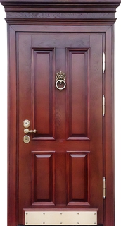 Утепленная термодверь с кнокером, карнизом и отбойником (МДФ шпон с багетом)